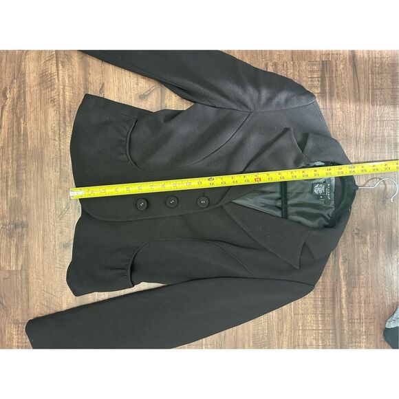 Sandro Sportswear Classic Black Fitted Three Button Knit Blazer - Size Medium - Picture 5 of 6